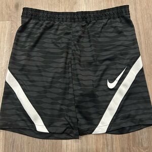Nike Men's Black Patterned Athletic Shorts